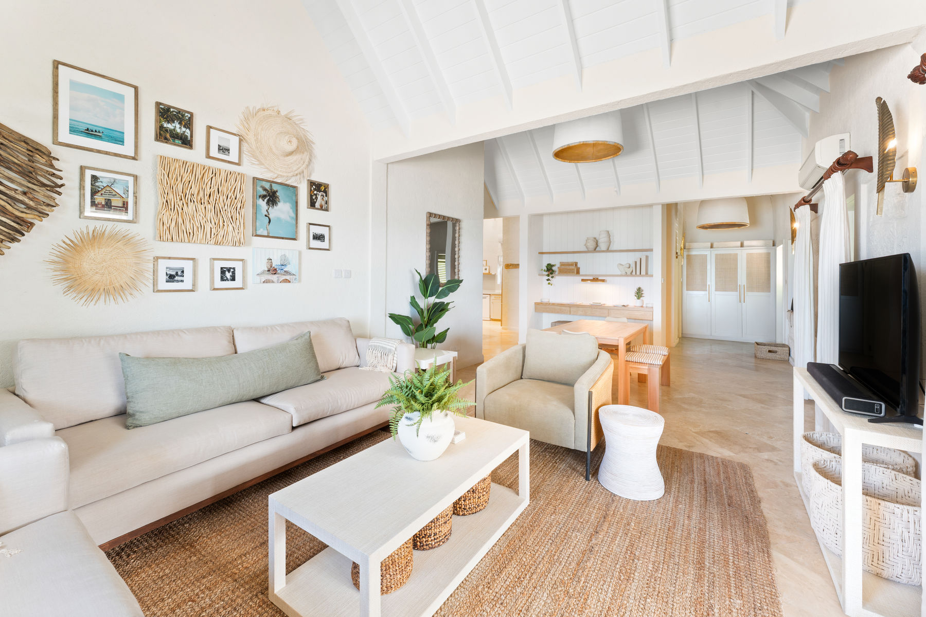 Three Bedroom Oceanfront Fort Suite