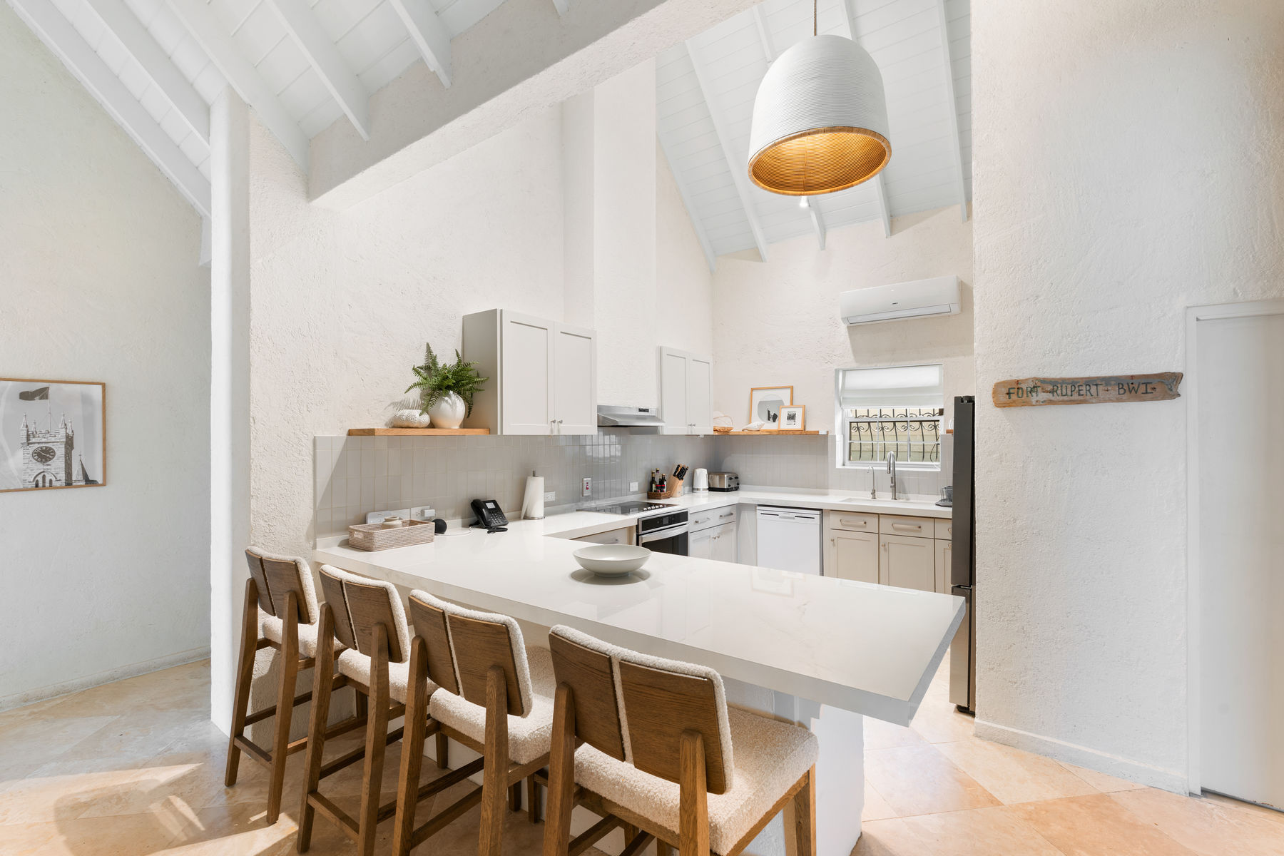 Three Bedroom Oceanfront Fort Suite