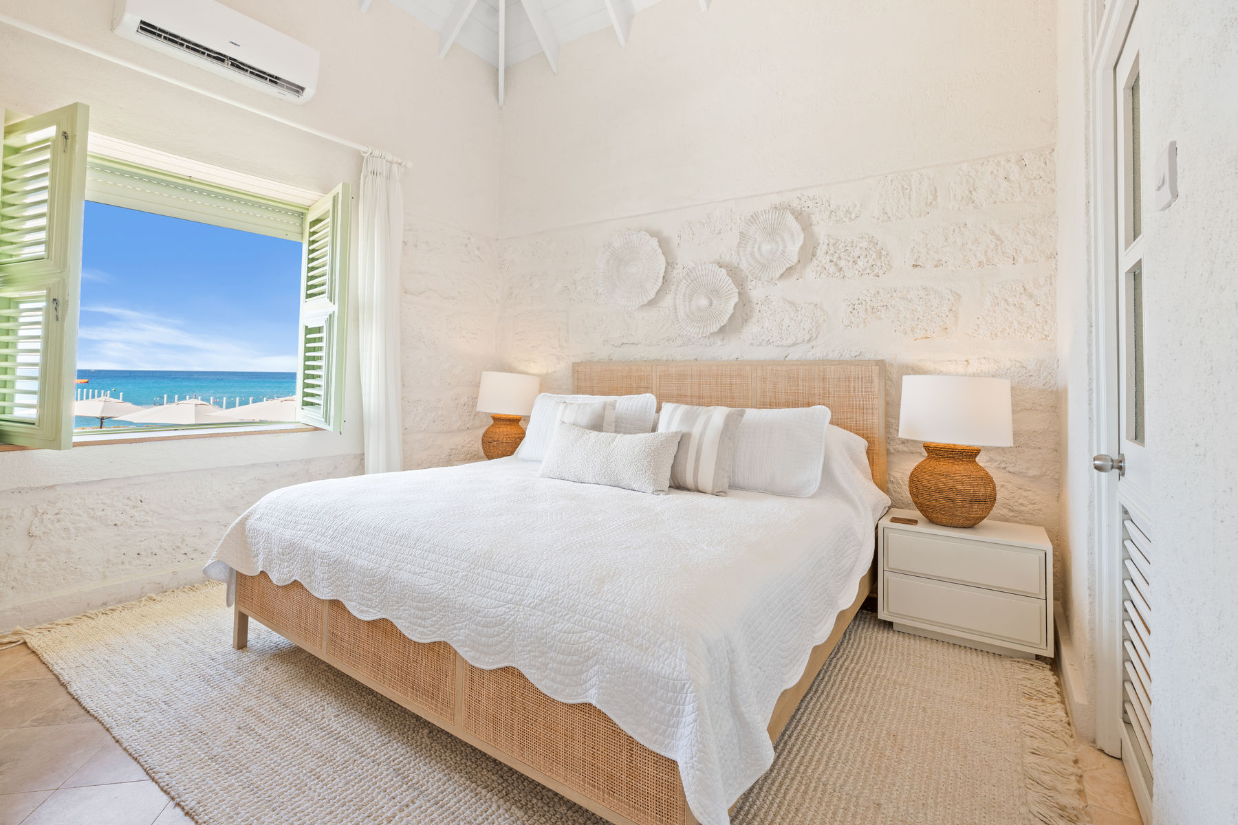 Three Bedroom Oceanfront Fort Suite