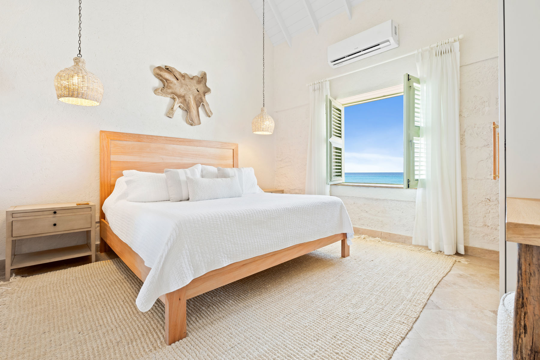 Three Bedroom Oceanfront Fort Suite