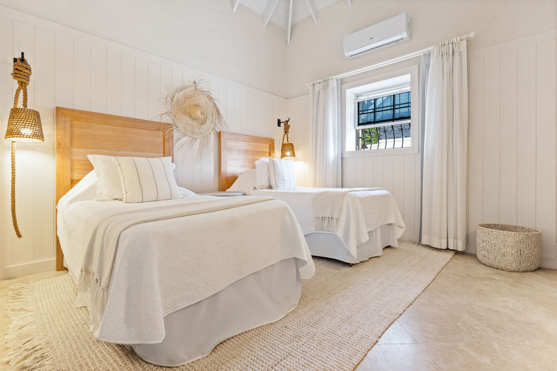 Three Bedroom Oceanfront Fort Suite