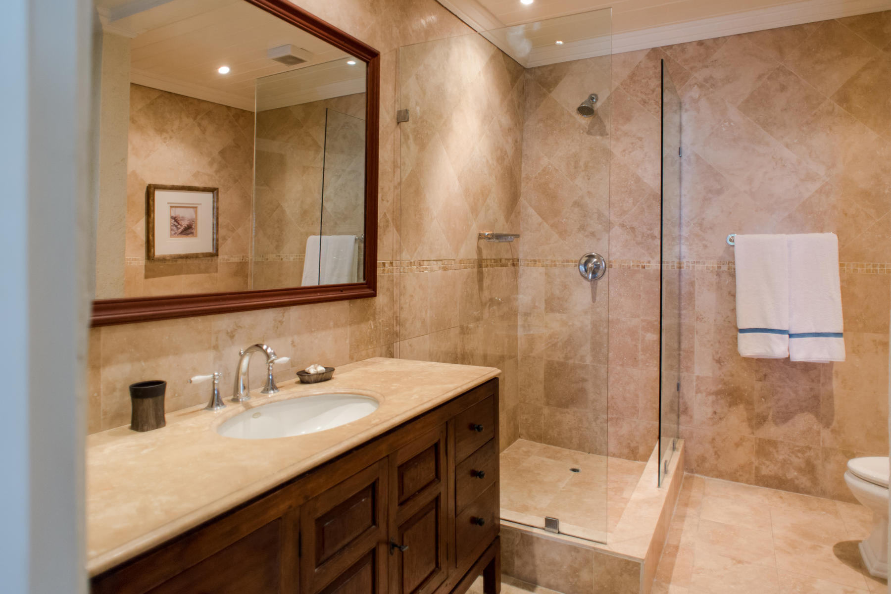 Three Bedroom Oceanfront Fort Suite